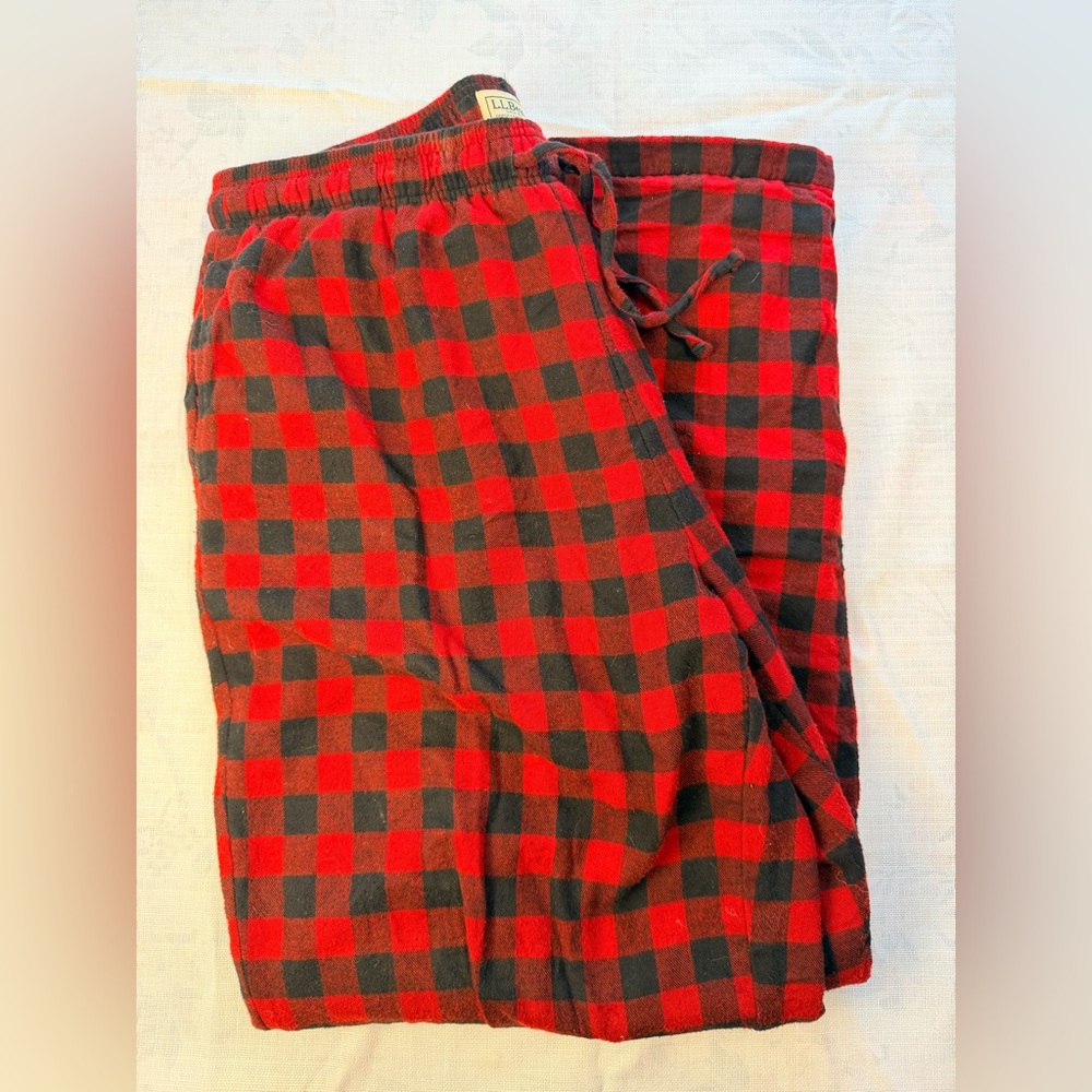 L.L. Bean men’s flannel lined and black plaid pajama pants